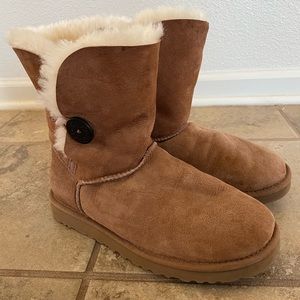 Ugg Bailey Button